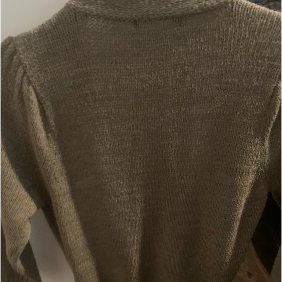 Small women’s puff sleeve sweater - Picture 4 of 7